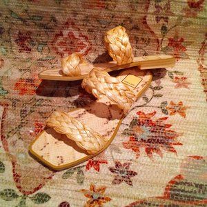 *NEW*  DOLCE VITA INDY SANDALS ~ Size 8